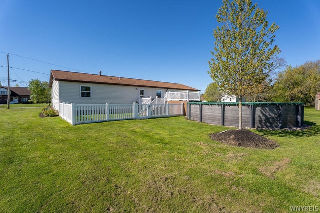 3889 Slusaric Road, Wheatfield, NY 14120