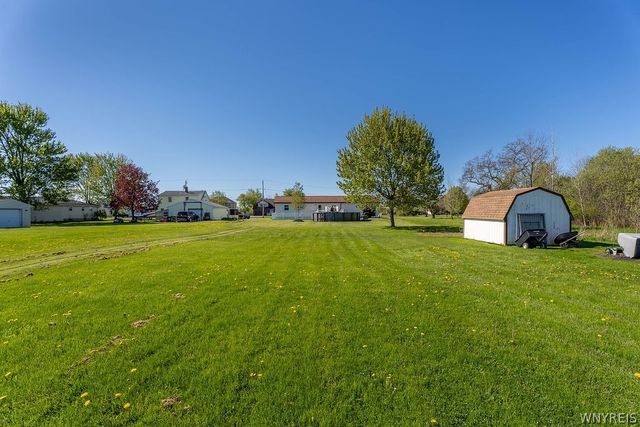 3889 Slusaric Road, Wheatfield, NY 14120
