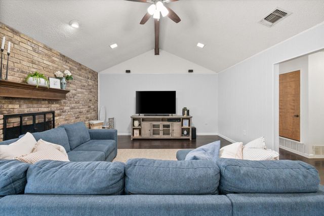 4701 Elkwood Lane, Arlington, TX 76016