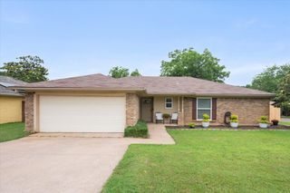 4701 Elkwood Lane, Arlington, TX 76016