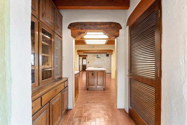 8805 Rio Grande Boulevard NW, Los Ranchos, NM 87114