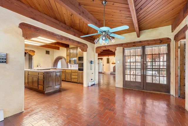 8805 Rio Grande Boulevard NW, Los Ranchos, NM 87114