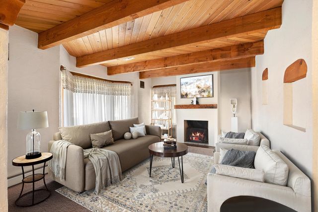 8805 Rio Grande Boulevard NW, Los Ranchos, NM 87114