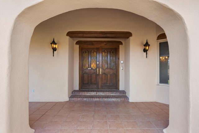 8805 Rio Grande Boulevard NW, Los Ranchos, NM 87114