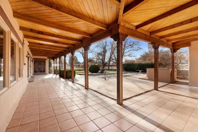 8805 Rio Grande Boulevard NW, Los Ranchos, NM 87114