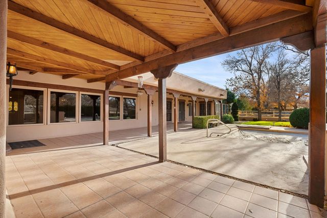 8805 Rio Grande Boulevard NW, Los Ranchos, NM 87114