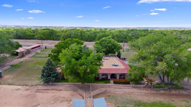 8805 Rio Grande Boulevard NW, Los Ranchos, NM 87114