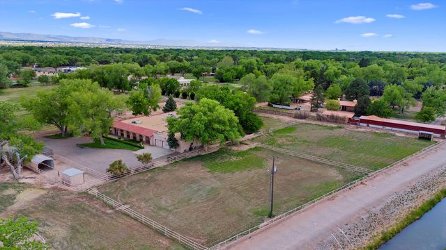 8805 Rio Grande Boulevard NW, Los Ranchos, NM 87114