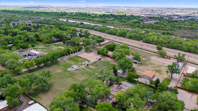 8805 Rio Grande Boulevard NW, Los Ranchos, NM 87114