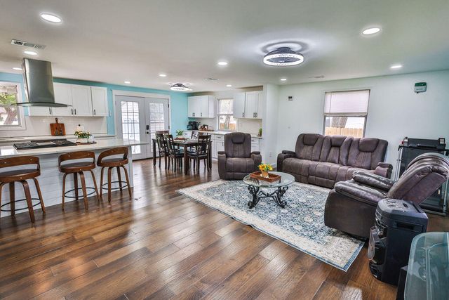5 NW Jonquil Avenue, Fort Walton Beach, FL 32548