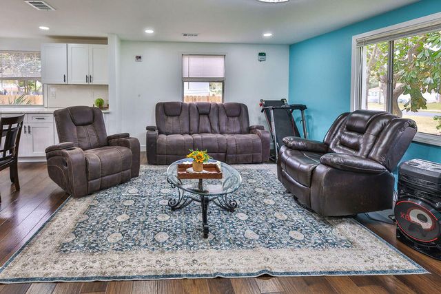 5 NW Jonquil Avenue, Fort Walton Beach, FL 32548