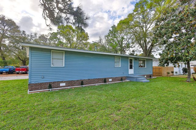 5 NW Jonquil Avenue, Fort Walton Beach, FL 32548