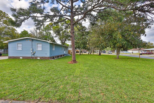 5 NW Jonquil Avenue, Fort Walton Beach, FL 32548