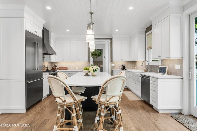 61 Center Street, Rumson, NJ 07760