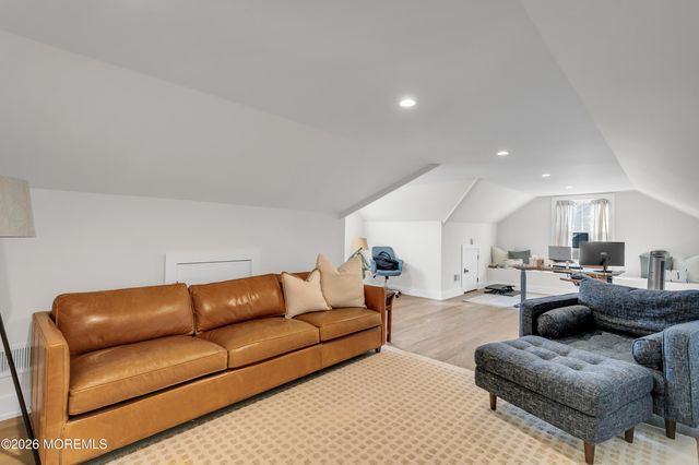 61 Center Street, Rumson, NJ 07760