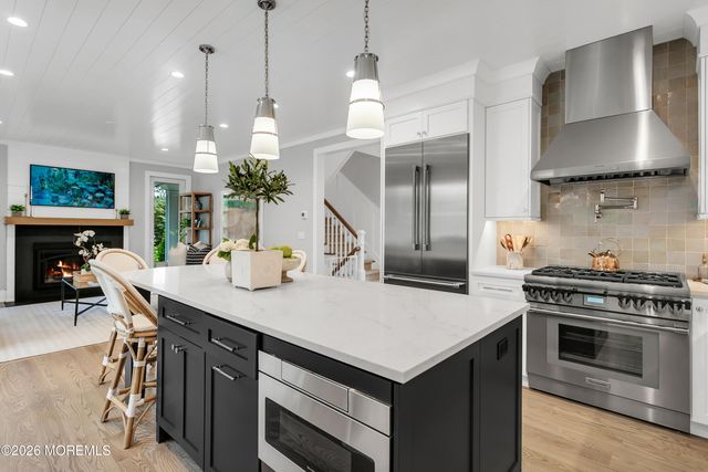 61 Center Street, Rumson, NJ 07760