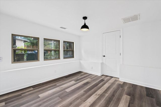 2006 De Verne ST, Austin, TX 78704