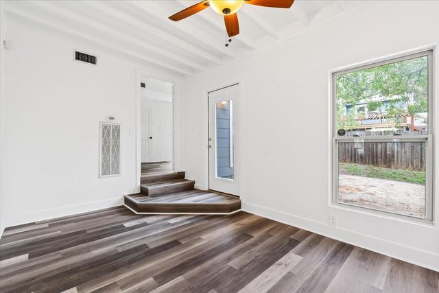 2006 De Verne ST, Austin, TX 78704