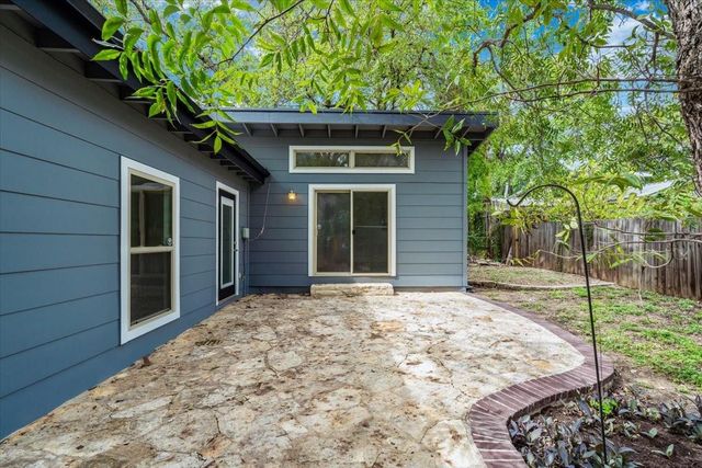 2006 De Verne ST, Austin, TX 78704