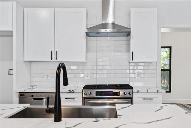 2006 De Verne ST, Austin, TX 78704