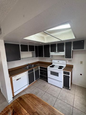 15601 N 27th Street Unit 40, Phoenix, AZ 85032