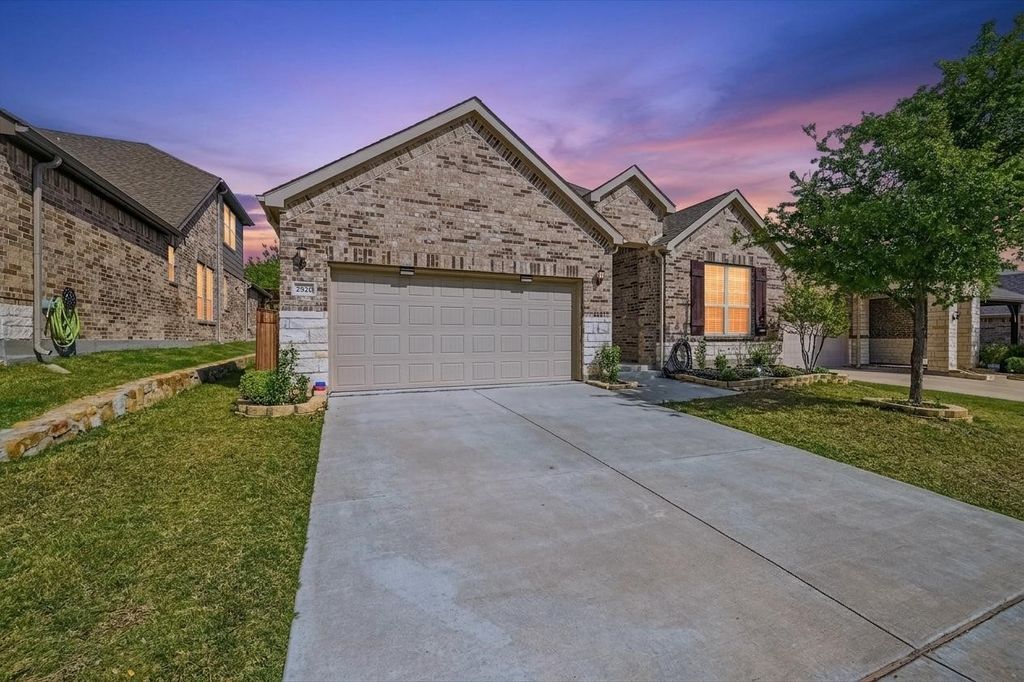 2820 Gillingham Lane, Mckinney, TX 75071