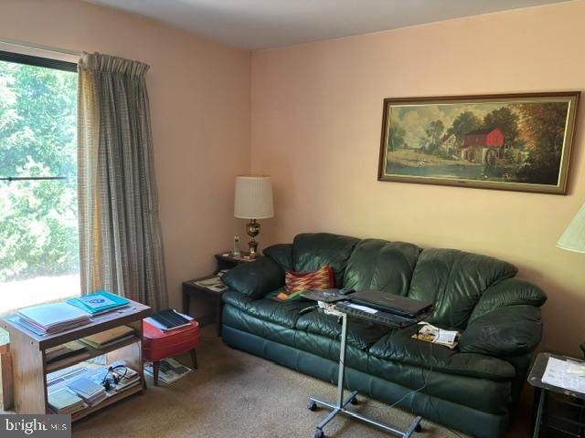 19 PENNINGTON RD, East Windsor, NJ 08520