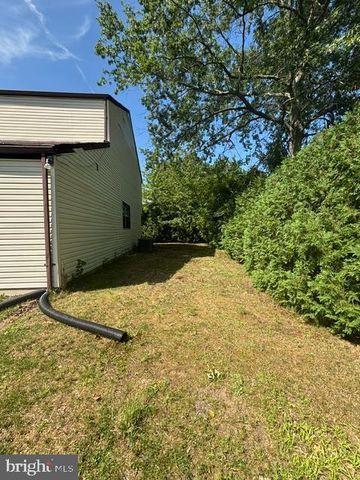 19 PENNINGTON RD, East Windsor, NJ 08520