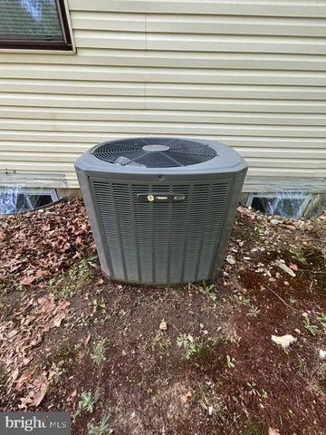 19 PENNINGTON RD, East Windsor, NJ 08520