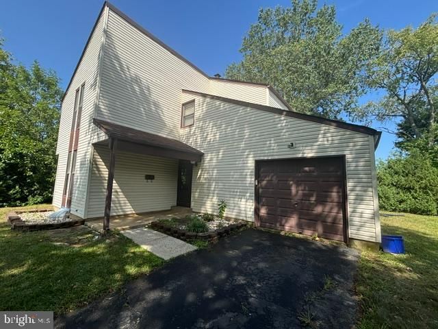 19 PENNINGTON RD, East Windsor, NJ 08520