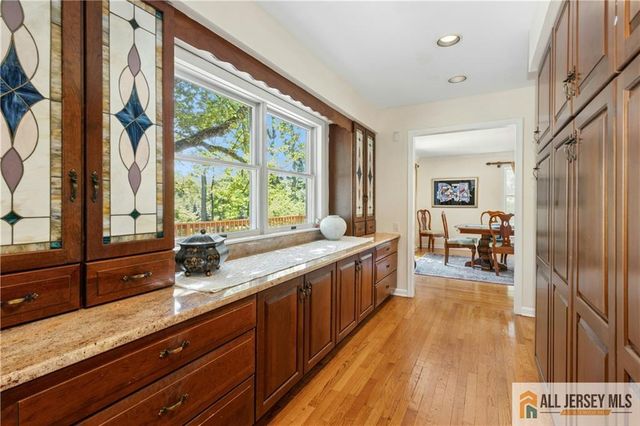 60 Evergreen Lane, Watchung, NJ 07069