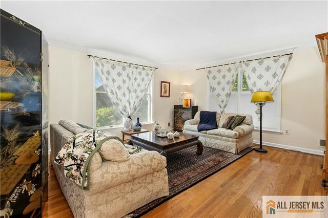 60 Evergreen Lane, Watchung, NJ 07069