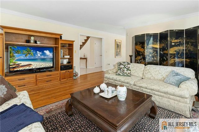60 Evergreen Lane, Watchung, NJ 07069