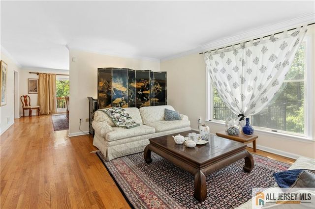 60 Evergreen Lane, Watchung, NJ 07069