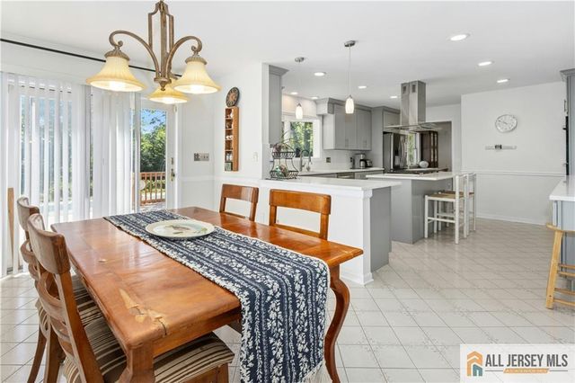 60 Evergreen Lane, Watchung, NJ 07069