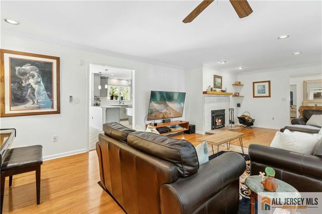 60 Evergreen Lane, Watchung, NJ 07069
