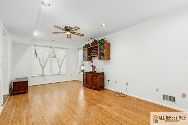 60 Evergreen Lane, Watchung, NJ 07069
