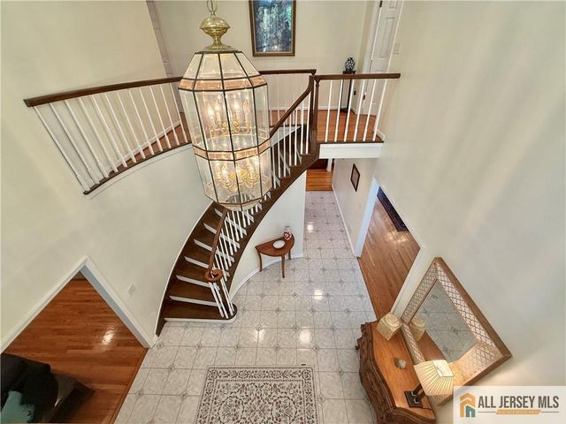60 Evergreen Lane, Watchung, NJ 07069