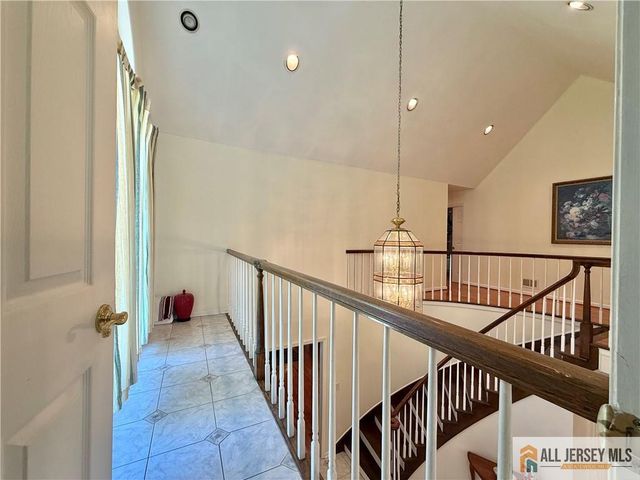 60 Evergreen Lane, Watchung, NJ 07069