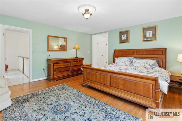 60 Evergreen Lane, Watchung, NJ 07069