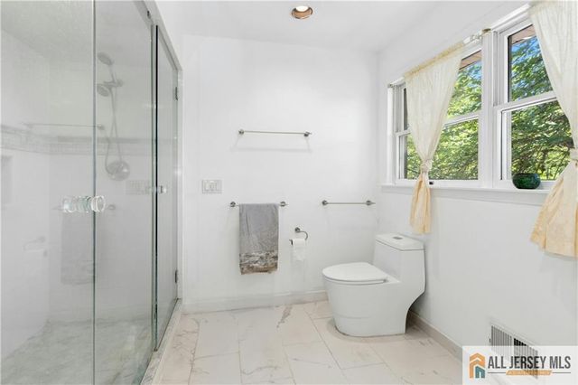 60 Evergreen Lane, Watchung, NJ 07069
