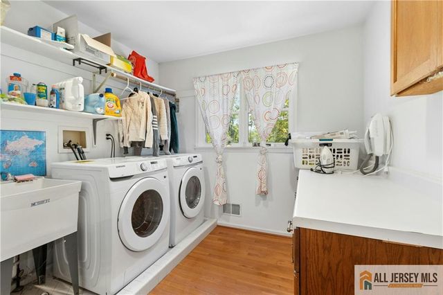 60 Evergreen Lane, Watchung, NJ 07069