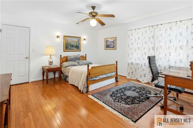 60 Evergreen Lane, Watchung, NJ 07069