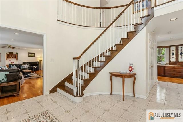 60 Evergreen Lane, Watchung, NJ 07069
