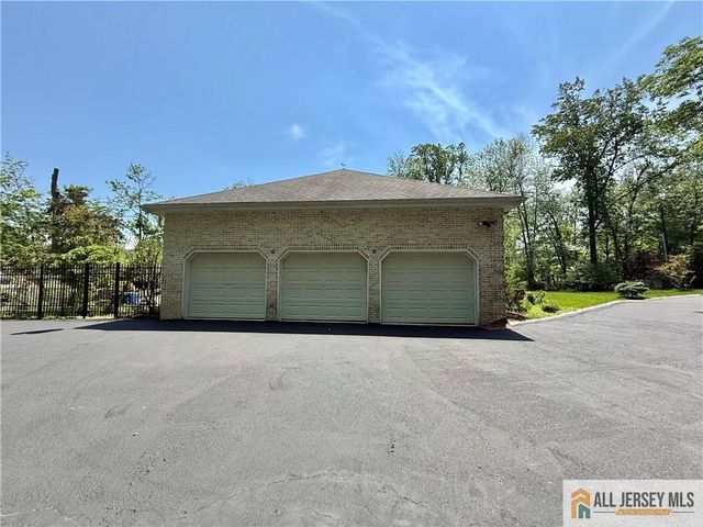 60 Evergreen Lane, Watchung, NJ 07069