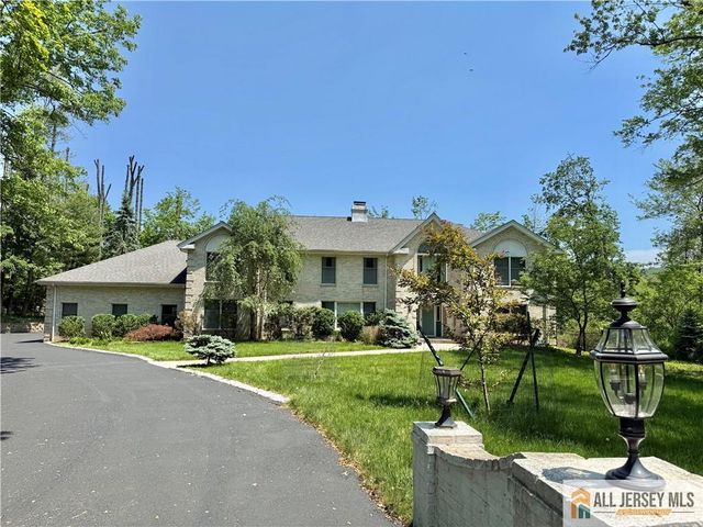 60 Evergreen Lane, Watchung, NJ 07069