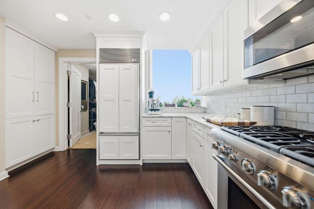 1 Miranova Place, 1610, Columbus, OH 43215