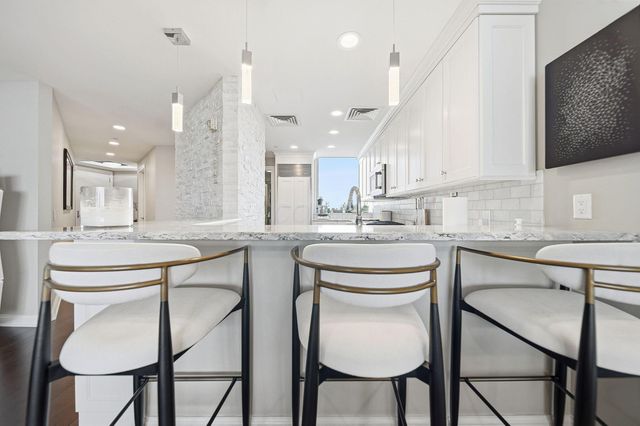 1 Miranova Place, 1610, Columbus, OH 43215