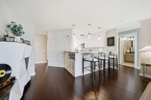 1 Miranova Place, 1610, Columbus, OH 43215