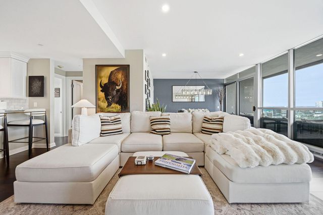 1 Miranova Place, 1610, Columbus, OH 43215